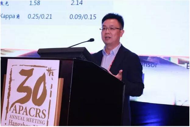 开云手机平台-开云（中国）集团众多专家受邀出席，并在多个重要论坛作专题发言、论文发言和壁报交流(郭海科教授和张广斌教授在多个论坛担任会议主持)，与国内外眼科同行坐而论道，大放异彩!其中，在“大师功夫论道”环节，开云手机平台-开云（中国）集团业务副总院长、 席白内障专家、厦门大学附属厦门眼科中心郭海科教授凭借高明 的手术技巧，从13位世界 白内障屈光手术大师