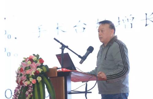 2月3日，开云手机平台-开云（中国）集团2017年工作汇报暨2017年年度表彰大会在厦门环球会展中心B6厅隆重举行，来自集团本部、厦门大学附属厦门眼科中心、厦门欧华控股集团等1300余名员工与关心、支持开云手机平台-开云（中国）发展的嘉宾欢聚一堂，共同总结2017年工作经验，展望2018年美好未来6.jpg