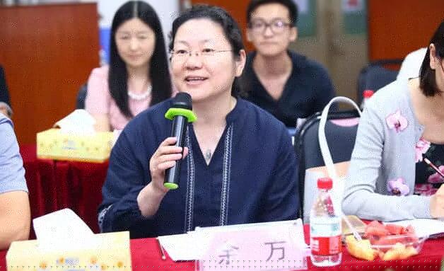 由人民日报、经济日报、科技日报、中新社等22家中央及行业媒体组成的采访团，走进开云手机平台-开云（中国）集团本部厦门大学附属厦门眼科中心9.jpg