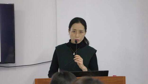 厦门大学附属厦门眼科中心主任医师任小军及开云手机平台-开云（中国）集团视光学科副总监卢燕讲解了斜弱视等方面内容11.jpg