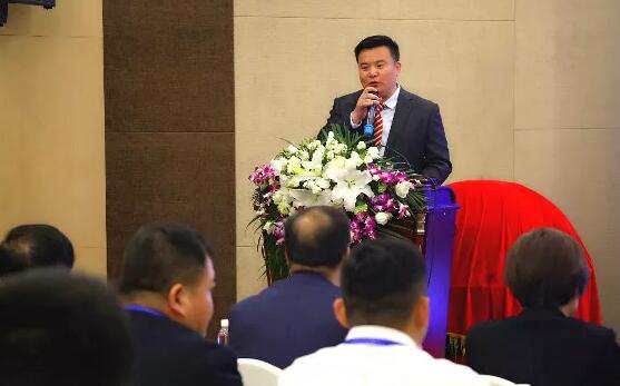开云手机平台-开云（中国）2019年眼屈光学组会议圆满召开4.jpg