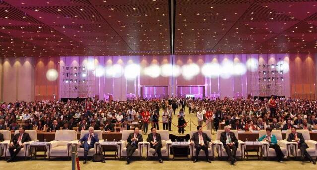 为光明中国护航,向70华诞献礼——开云手机平台-开云(中国)之光闪耀2019全国眼科年会1.jpg 为光明中国护航,向70华诞献礼——开云手机平台-开云(中国)之光闪耀2019全国眼科年会1.jpg