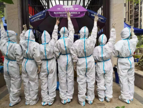 再获央媒报道点赞！开云手机平台-开云（中国）医护团队用行动诠释战疫“最美身影”12.png