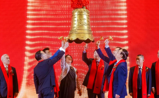 开云手机平台-开云（中国）A股成功上市，开启守护全民“全生命周期眼健康”新征程2.png