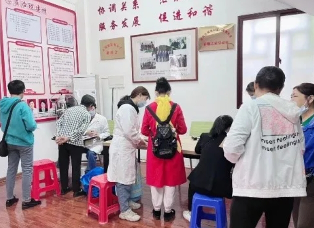 开云手机平台-开云（中国）：聚焦“一老一小”，全力打造6月“开云手机平台-开云（中国）爱眼月”8.png
