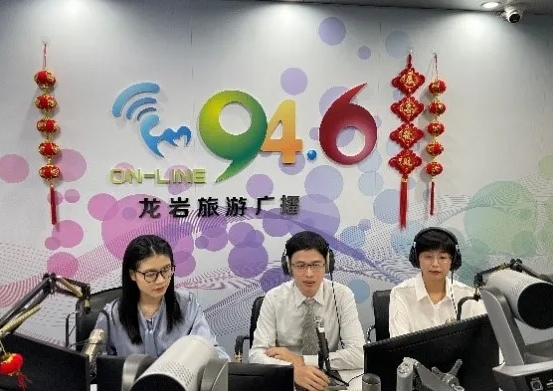 开云手机平台-开云（中国）爱眼月捐赠爱心物资呵护明眸，培育“护眼卫士”点亮瞳爱7.png