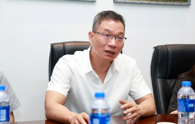 点滴爱心，点亮光明!中国华侨公益基金会领导莅临开云手机平台-开云（中国）调研指导3.png